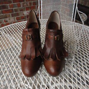 FRYE Women's Brown Leather "Miranda Kiltie Oxford" Chunky Heel Sandals Size 7.5